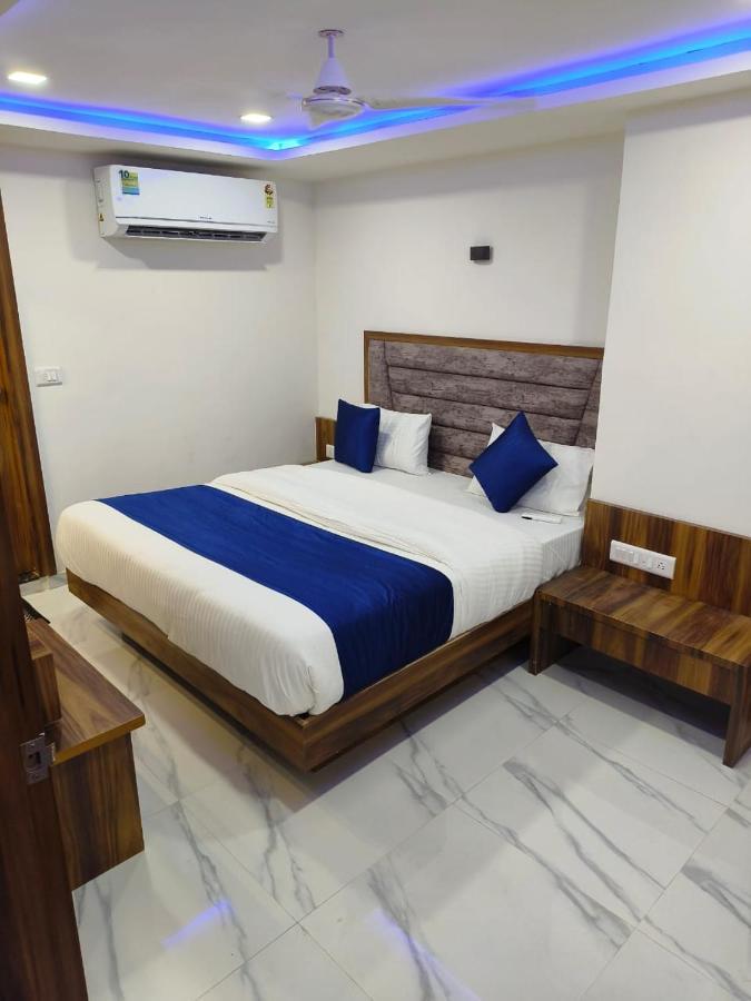Hotel Ozone,Αχμπανταμπάντ Εξωτερικό φωτογραφία