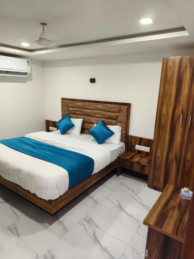 Hotel Ozone,Αχμπανταμπάντ Εξωτερικό φωτογραφία