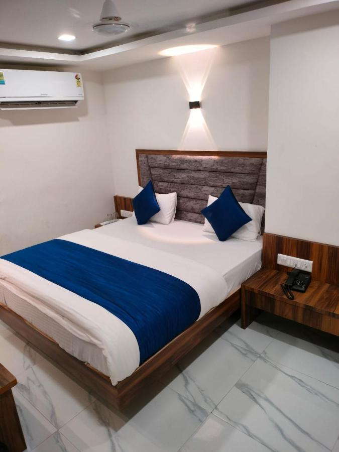 Hotel Ozone,Αχμπανταμπάντ Εξωτερικό φωτογραφία