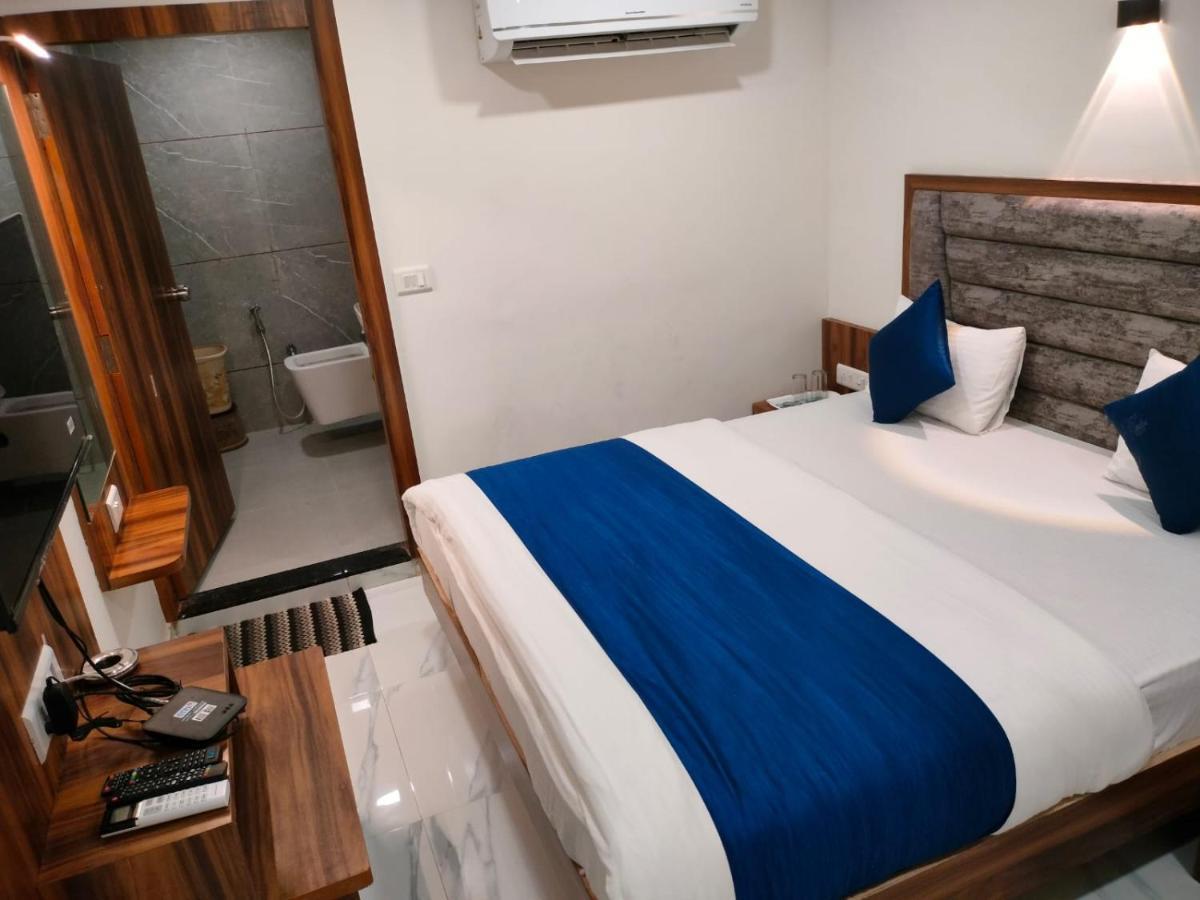 Hotel Ozone,Αχμπανταμπάντ Εξωτερικό φωτογραφία