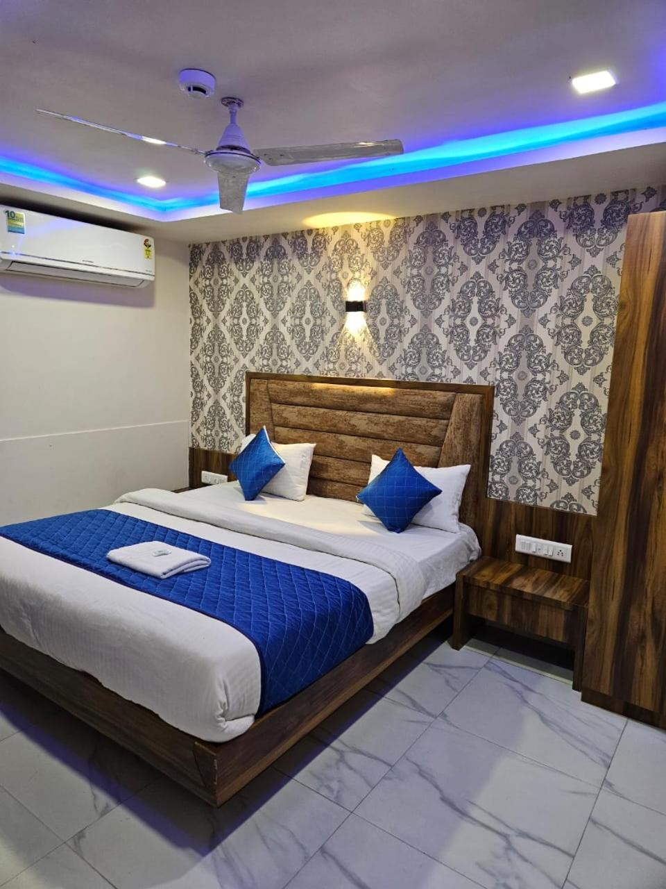Hotel Ozone,Αχμπανταμπάντ Εξωτερικό φωτογραφία