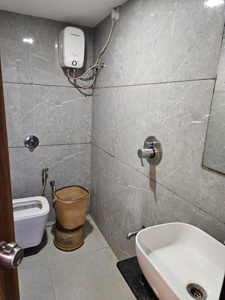 Hotel Ozone,Αχμπανταμπάντ Εξωτερικό φωτογραφία