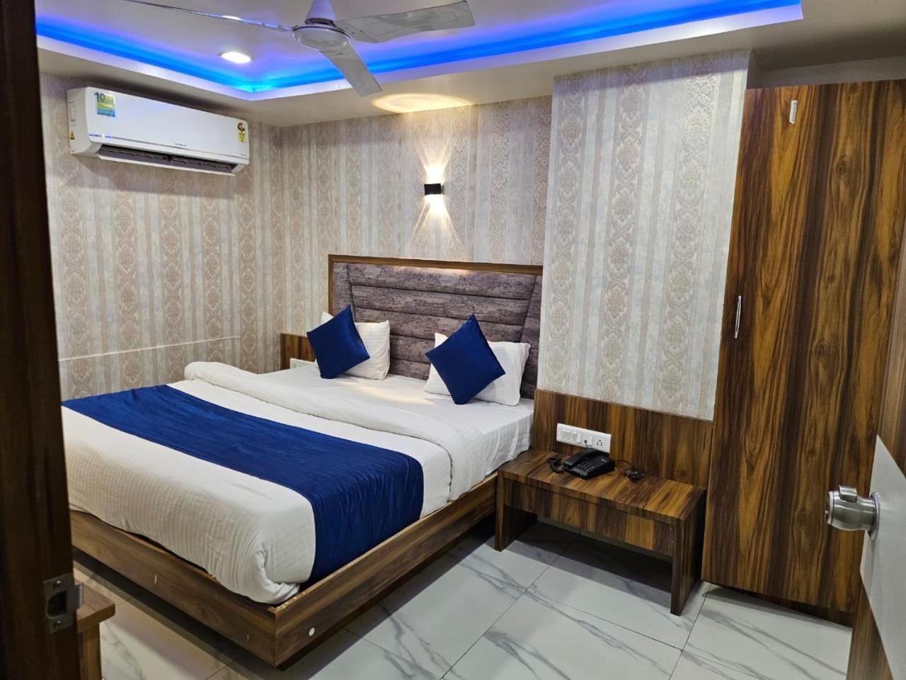 Hotel Ozone,Αχμπανταμπάντ Εξωτερικό φωτογραφία