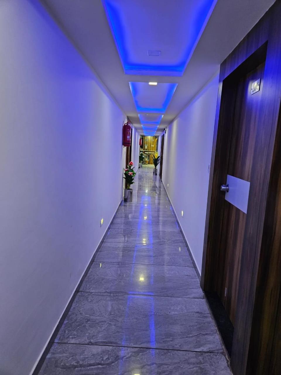 Hotel Ozone,Αχμπανταμπάντ Εξωτερικό φωτογραφία