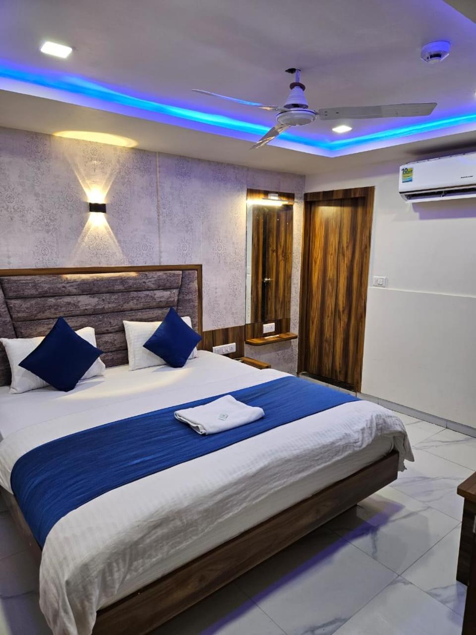 Hotel Ozone,Αχμπανταμπάντ Εξωτερικό φωτογραφία
