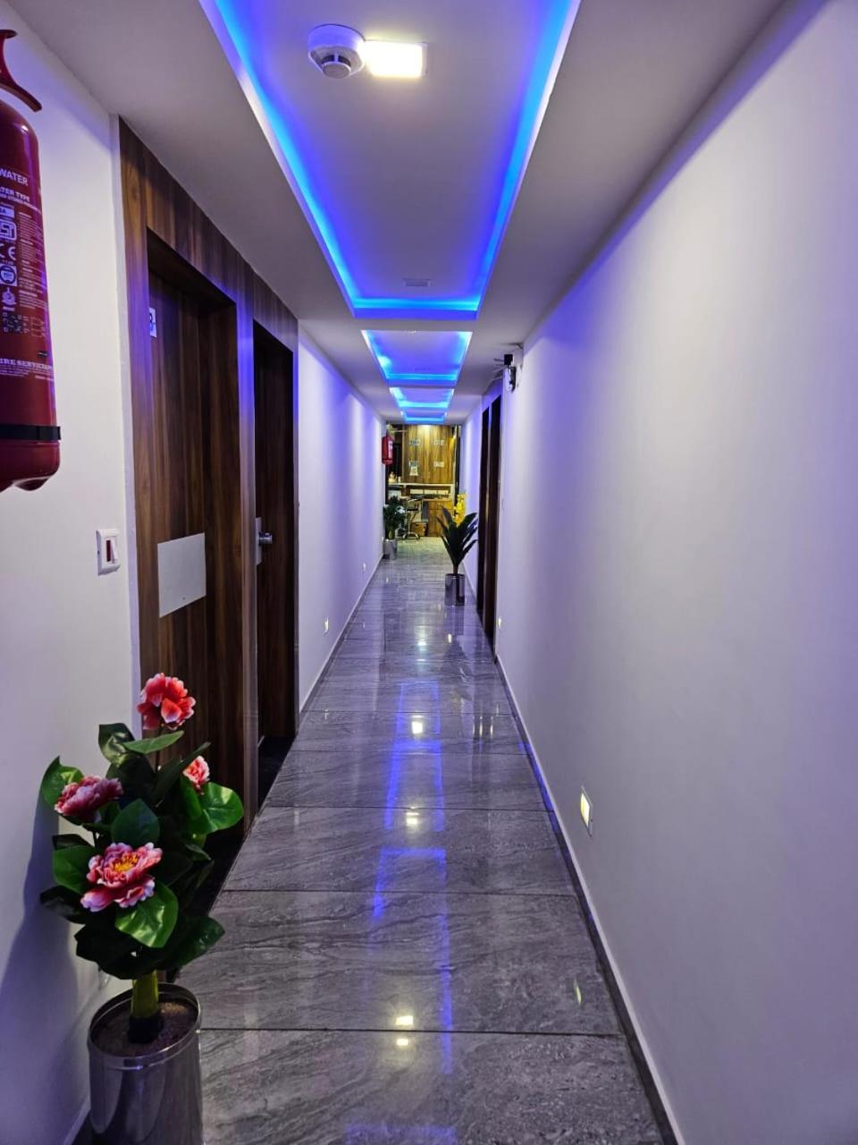Hotel Ozone,Αχμπανταμπάντ Εξωτερικό φωτογραφία