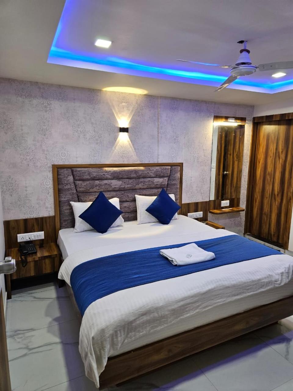 Hotel Ozone,Αχμπανταμπάντ Εξωτερικό φωτογραφία