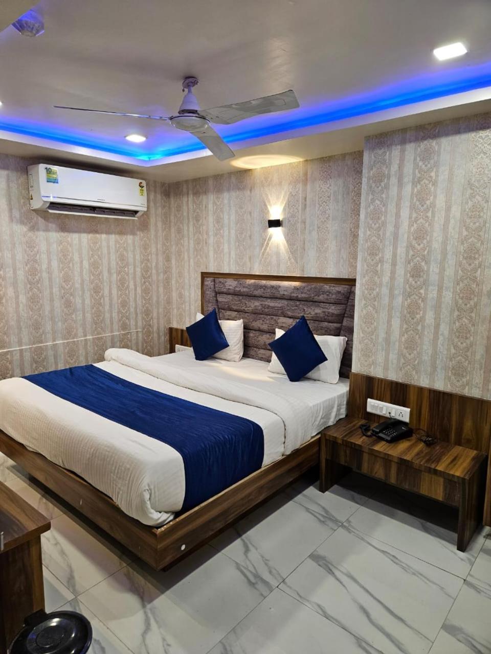 Hotel Ozone,Αχμπανταμπάντ Εξωτερικό φωτογραφία